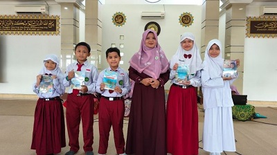 SD Islam Hidayatullah Semarang Gelar Launching Buku Karya Siswa: Apresiasi atas Kreativitas dan Literasi Sejak Dini