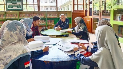 SD Kemala Bhayangkari 2 Lakukan Studi Banding ke SD Islam Hidayatullah: Tingkatkan Mutu Pengelolaan Perpustakaan Sekolah