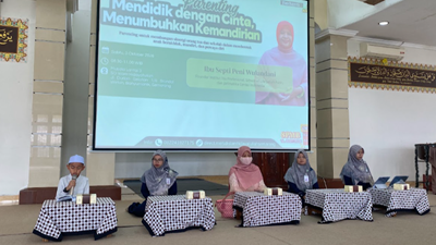 Parenting SD Islam Hidayatullah Semarang: Mendidik dengan Cinta, Menumbuhkan Kemandirian